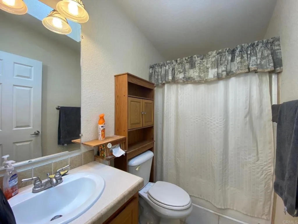 https://cdn.realtyfeed.com/cdn/127/306540532/f242879f9b5f3a6101c20ff438ea8bec.webp