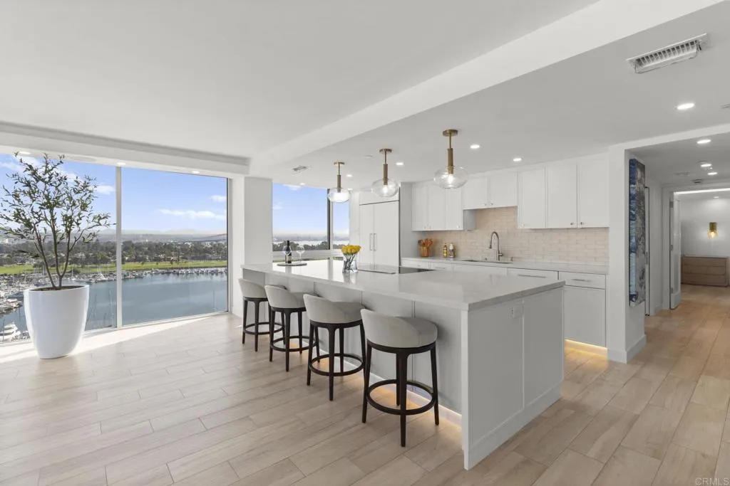https://cdn.realtyfeed.com/cdn/127/306540630/f9d88c1ee24d537f70688b2bb71603f0.webp