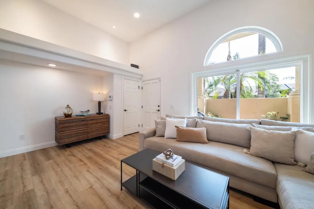 https://cdn.realtyfeed.com/cdn/127/306540716/4e0c04a2279bde94164159c3d76124ec.webp