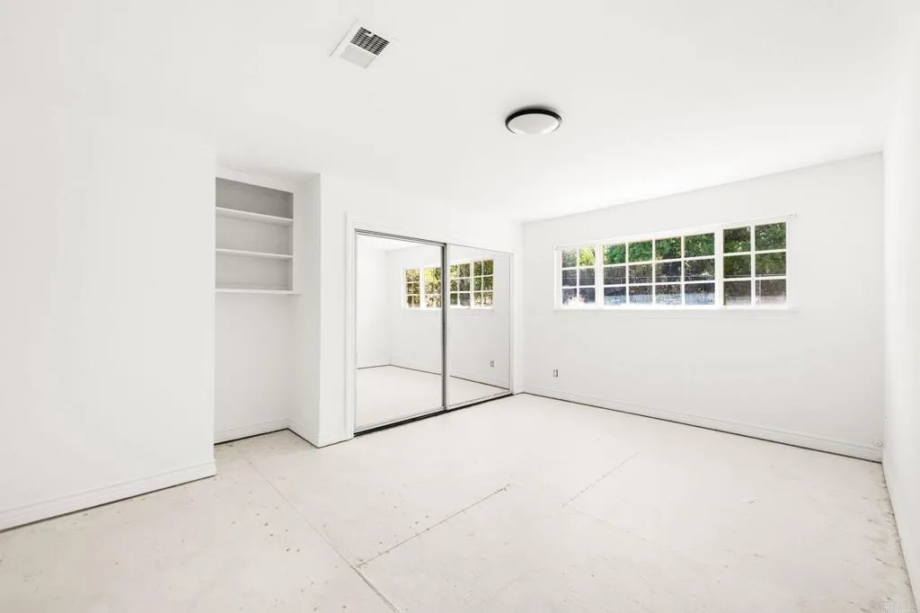 https://cdn.realtyfeed.com/cdn/127/306540718/47c1491aa64ee3cc81e78440cfb0baa8.webp