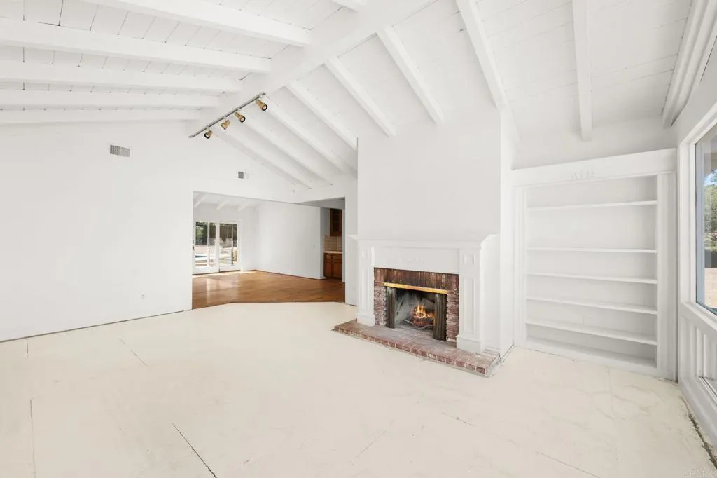 https://cdn.realtyfeed.com/cdn/127/306540718/b727cf49da5afbf632a084737dde5968.webp