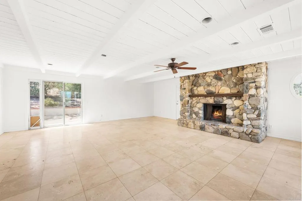 https://cdn.realtyfeed.com/cdn/127/306540718/c2d724db45ce3b84a815d77ba12639b6.webp