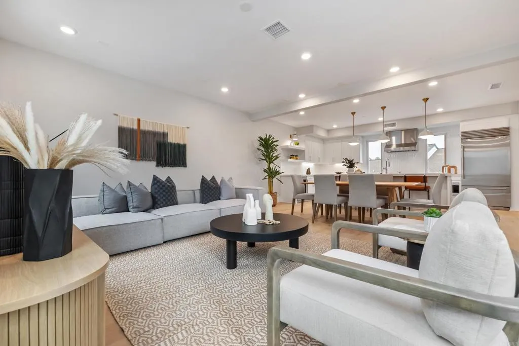 https://cdn.realtyfeed.com/cdn/127/306540724/6813a319ae07a1164525ec375216d3d0.webp