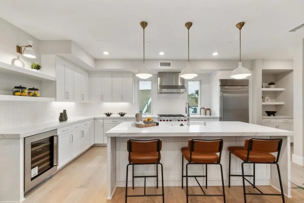 https://cdn.realtyfeed.com/cdn/127/306540724/ee46cbeaa21bb55803d327945444a739.webp