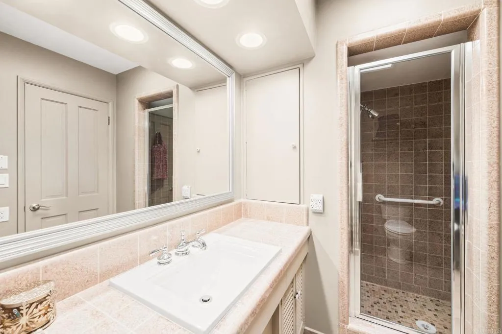 https://cdn.realtyfeed.com/cdn/127/306540754/14b7ca55400be372f44db3790cd7af71.webp