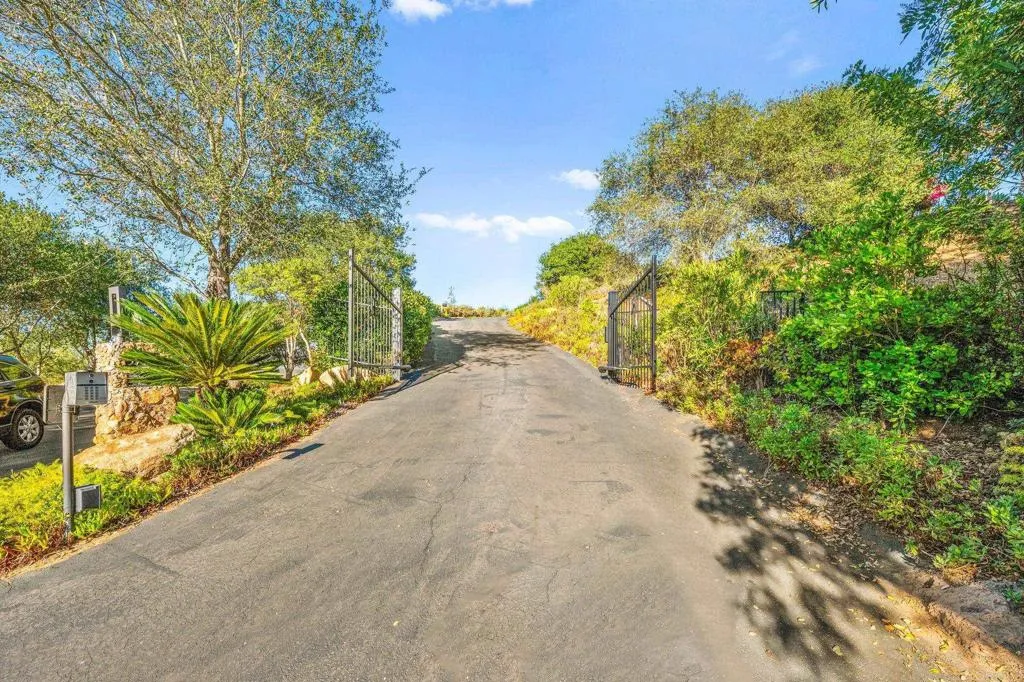 https://cdn.realtyfeed.com/cdn/127/306540754/2280e5a6fe47f635d87a1a80be7f17b1.webp