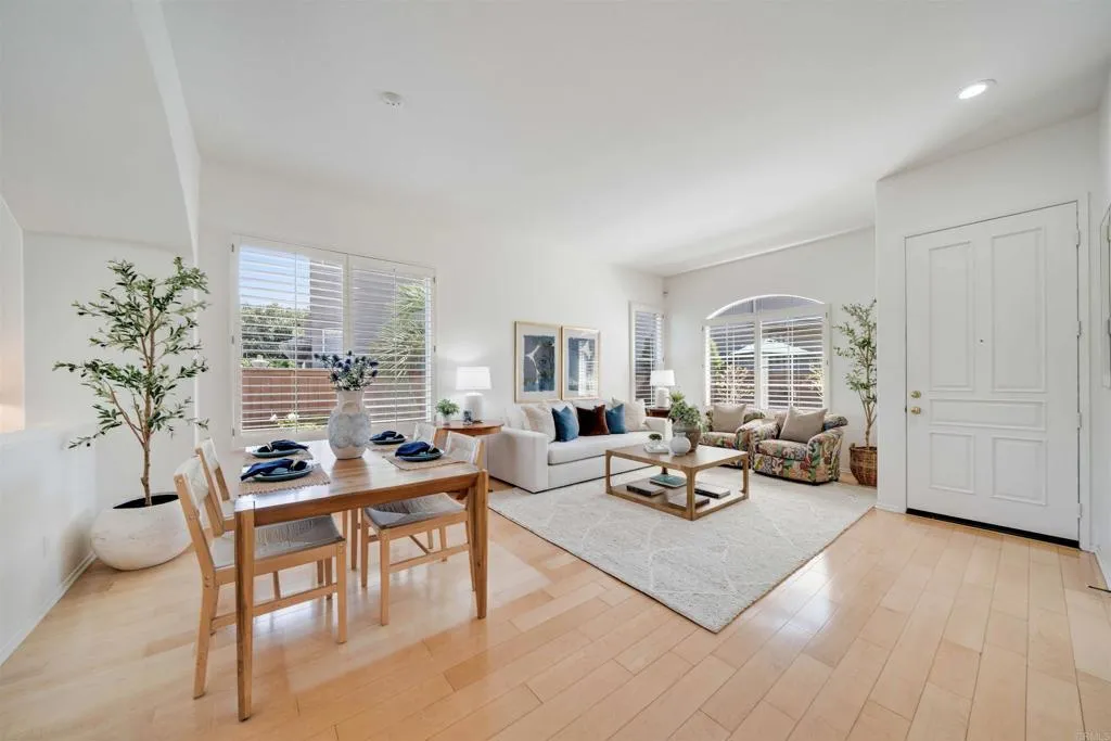 https://cdn.realtyfeed.com/cdn/127/306540758/752a0e3d1fddc42bdf60c3b6f695f8ff.webp