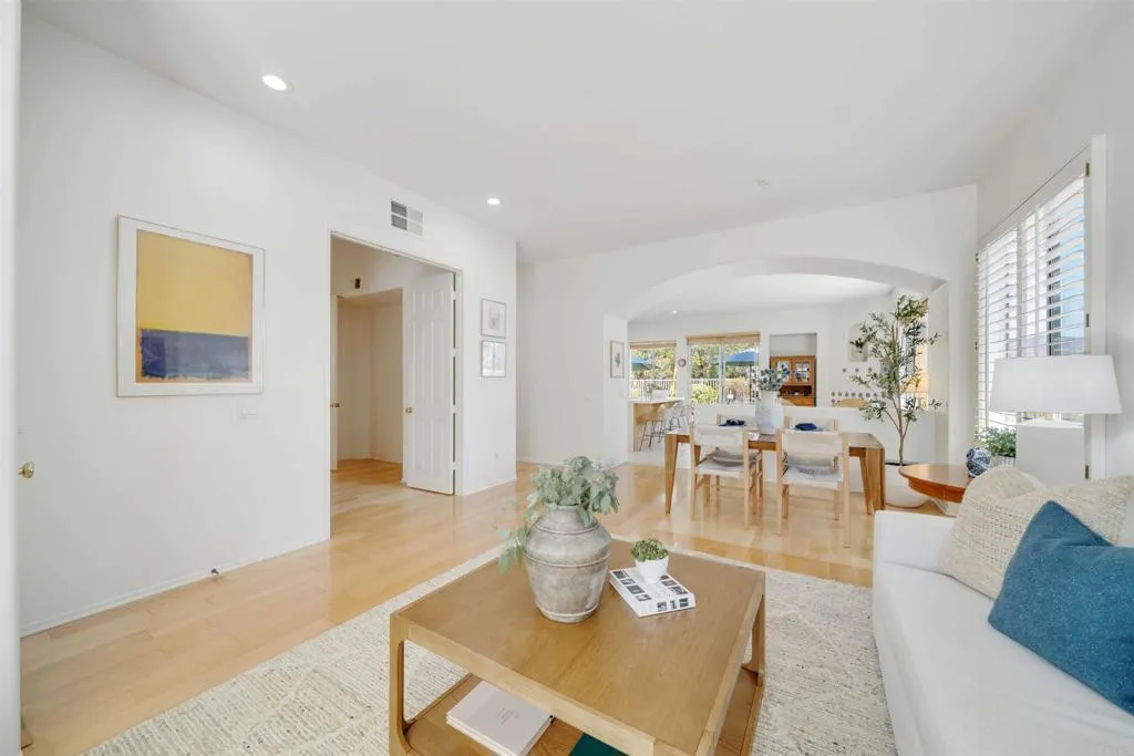 https://cdn.realtyfeed.com/cdn/127/306540758/9ec150af7c4308a4bc6ea9ed984e81e7.webp