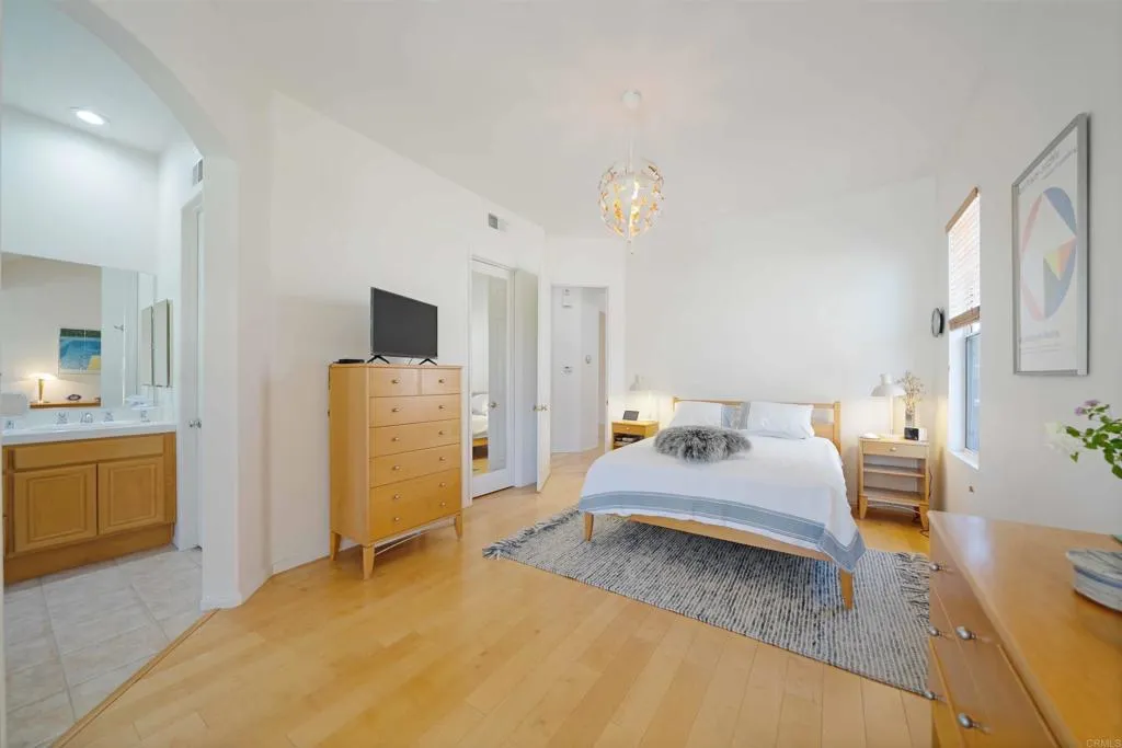 https://cdn.realtyfeed.com/cdn/127/306540758/cce36d7e2ec53f5c11bf741fa84d5d78.webp