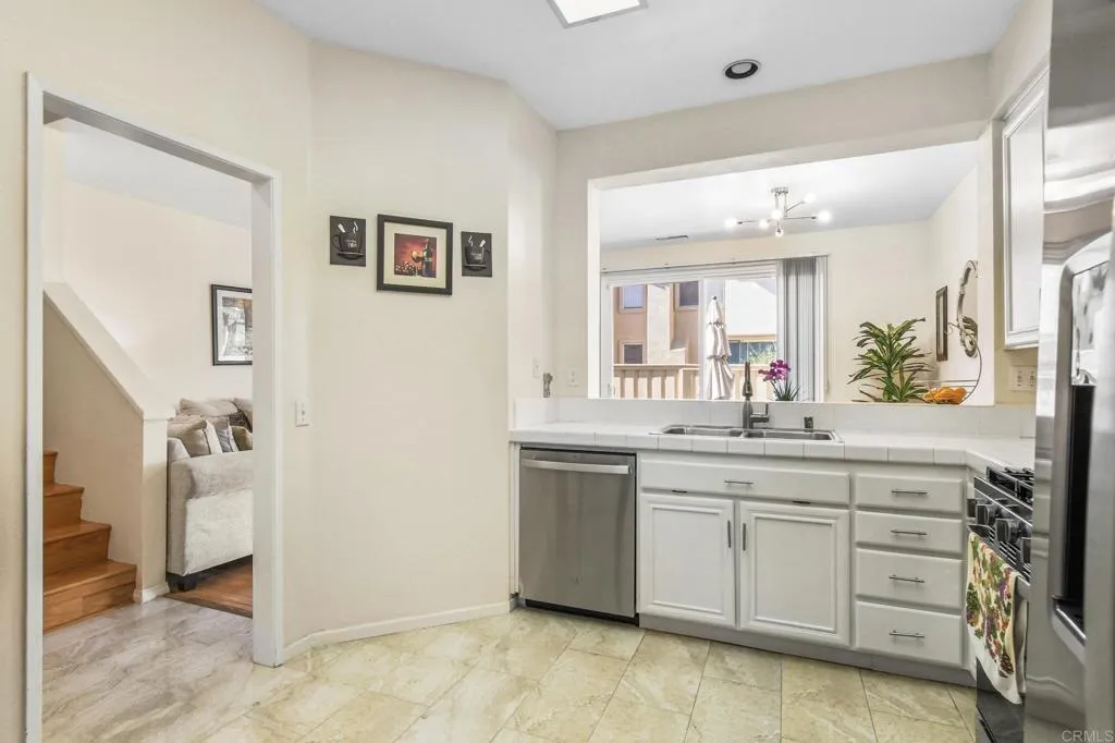 https://cdn.realtyfeed.com/cdn/127/306540779/35be33b8c7c92e3824bc780eedaf1bbc.webp