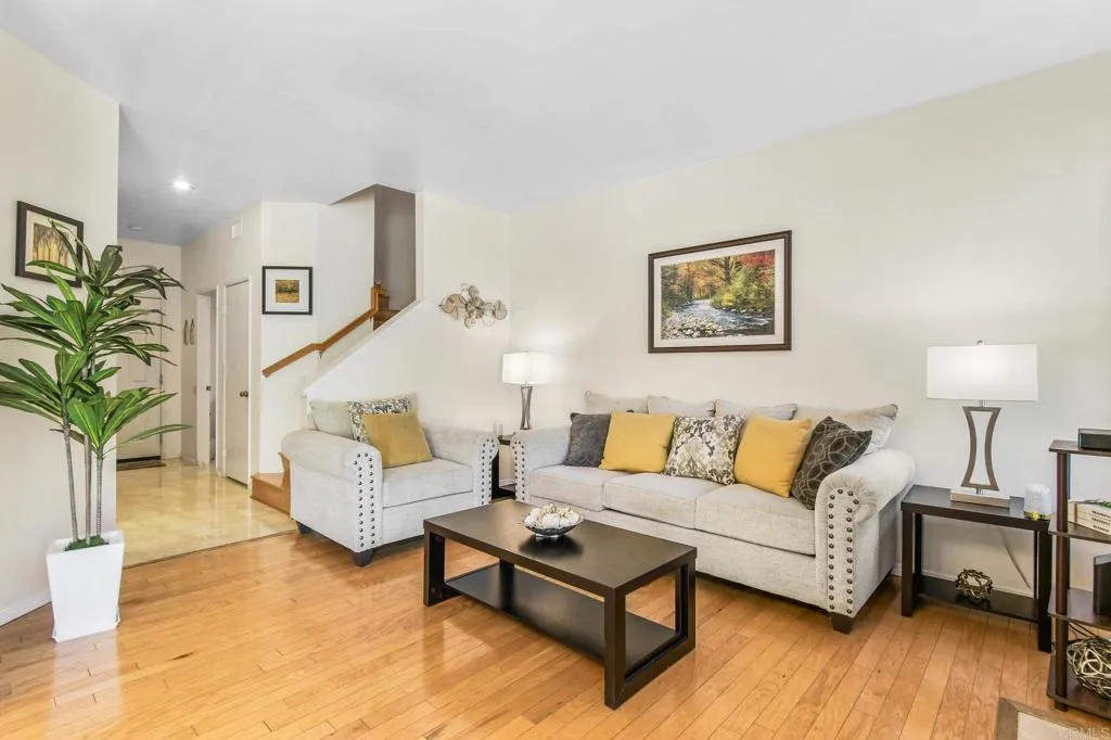 https://cdn.realtyfeed.com/cdn/127/306540779/6c9c8e3ea8731f73d580030f86ff49f7.webp
