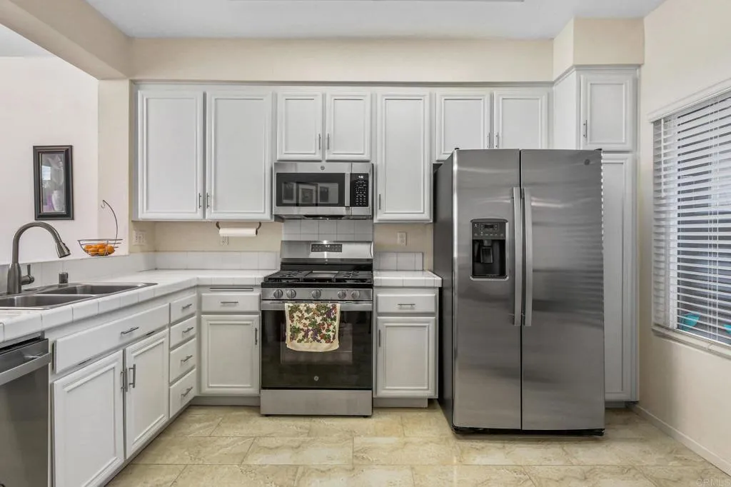 https://cdn.realtyfeed.com/cdn/127/306540779/fde40f6724bb989dac51081e9c4a3f27.webp