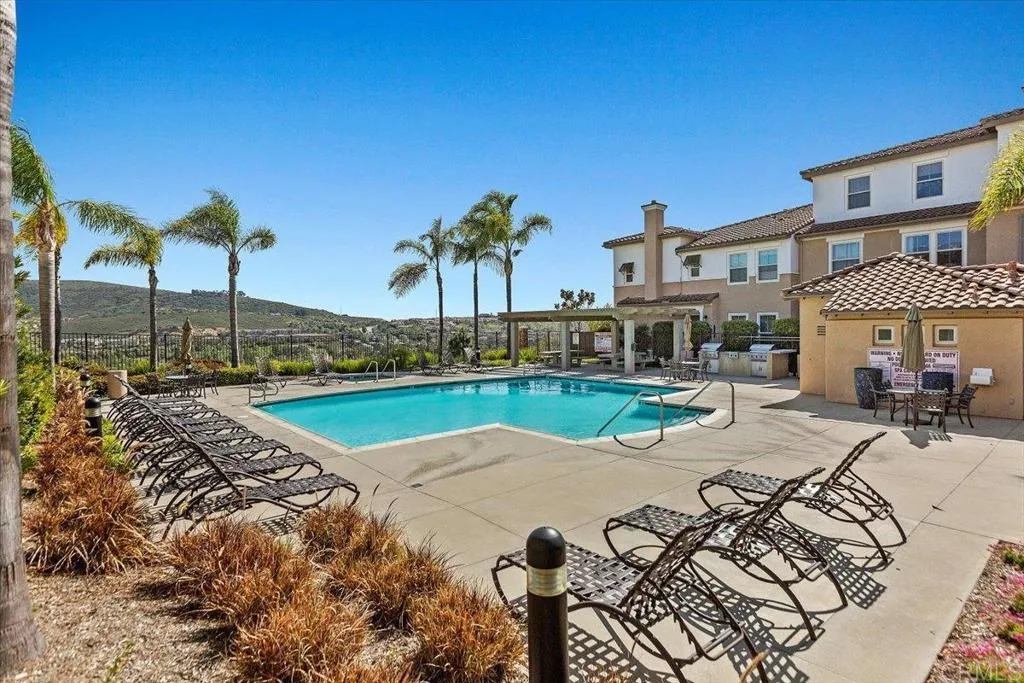 https://cdn.realtyfeed.com/cdn/127/306540807/33a6b994e9e0e783e1d7bdecff86889c.webp