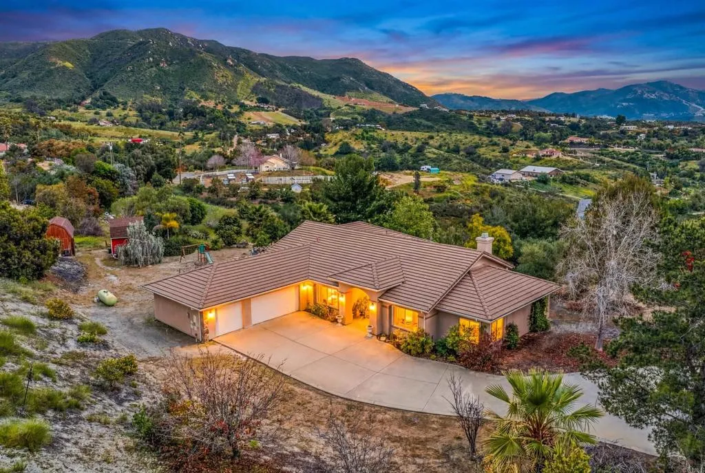 Fallbrook, CA 92028