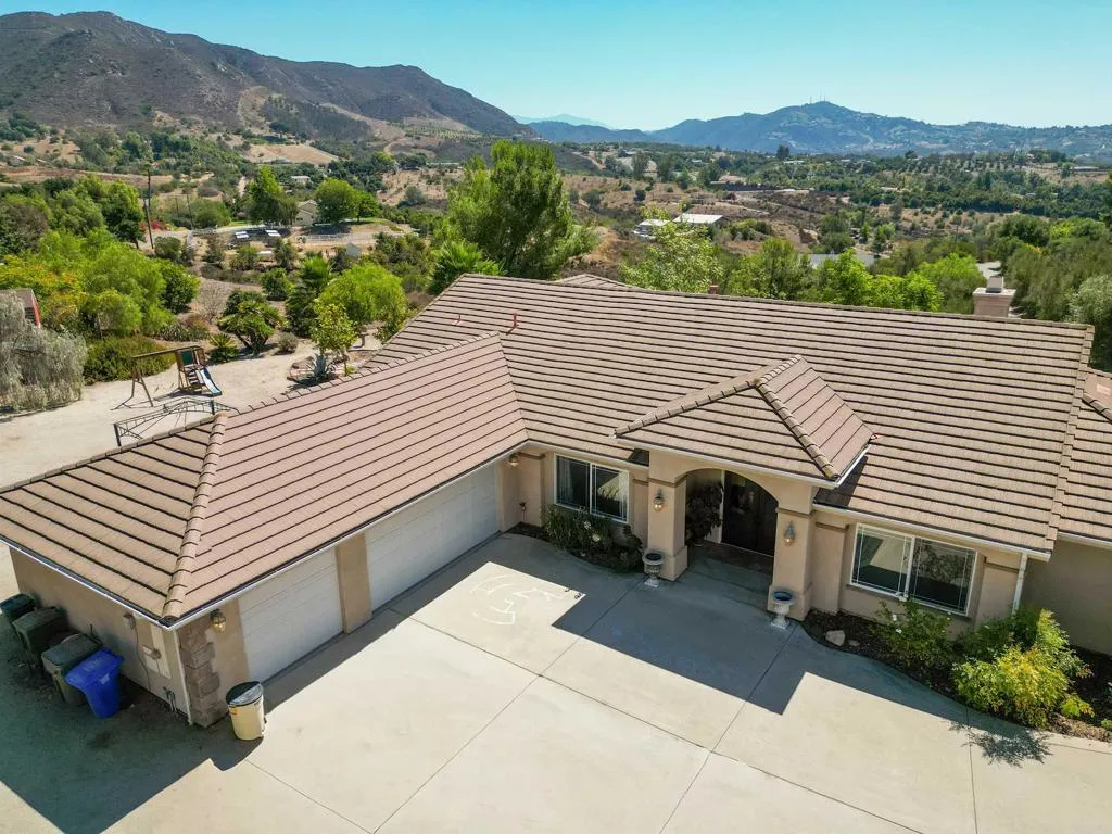 https://cdn.realtyfeed.com/cdn/127/306540808/27c99f2e3fb1a8d709bd509ae4fe3eb7.webp