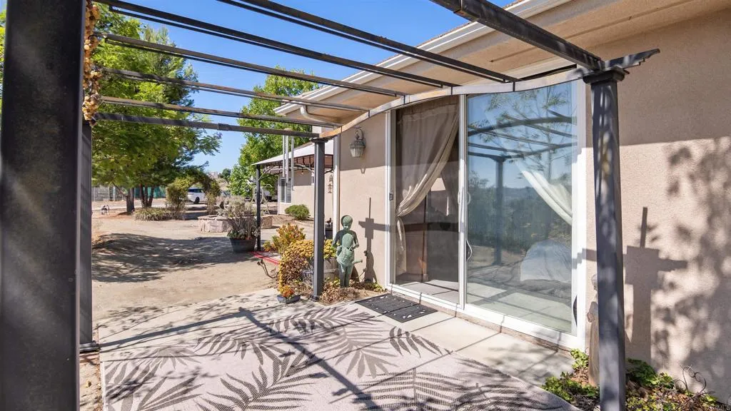 https://cdn.realtyfeed.com/cdn/127/306540808/592d96d6cb1d5abf6bc51fd00e4b811f.webp