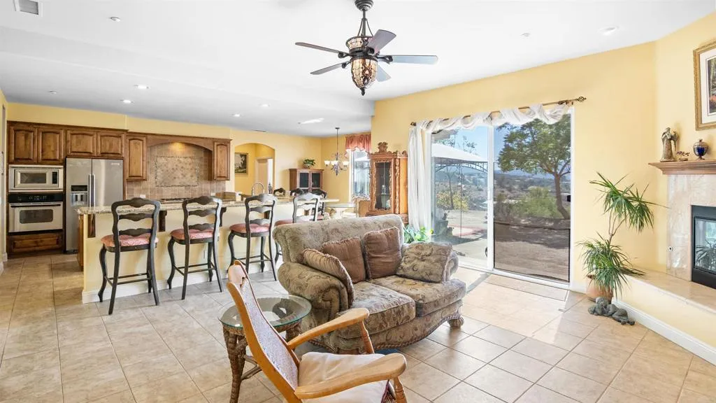 https://cdn.realtyfeed.com/cdn/127/306540808/b37173aab1e92d12b52901f81d9db806.webp