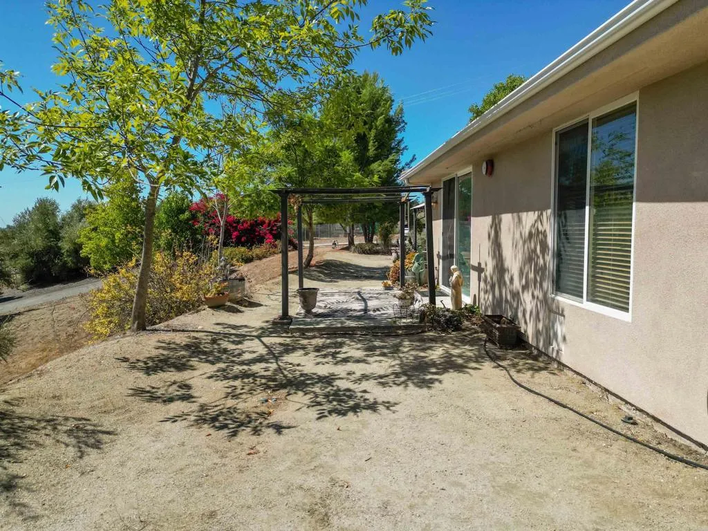 https://cdn.realtyfeed.com/cdn/127/306540808/ec489e4a444ade1debf8c79ed1a3f97e.webp