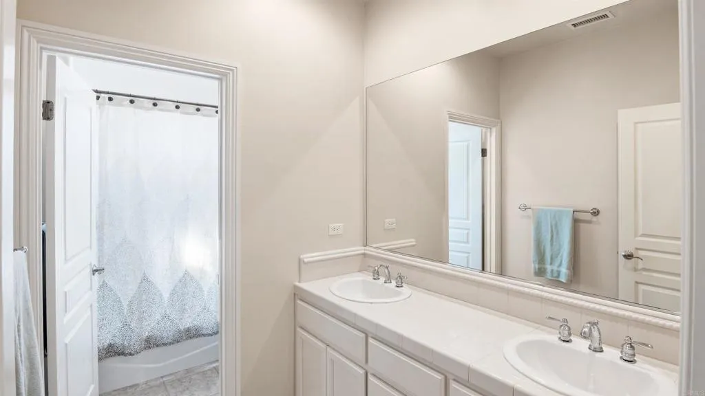 https://cdn.realtyfeed.com/cdn/127/306540808/fd9c7b89e216b245a9f79ad263f573b3.webp