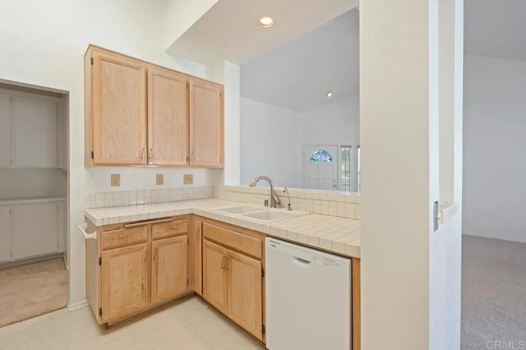 https://cdn.realtyfeed.com/cdn/127/306540818/bec025e8f0a5fabfba2272f2fb7ba38f.webp