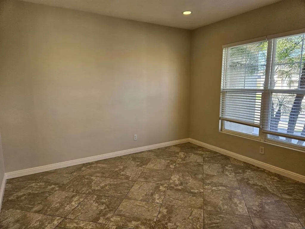 https://cdn.realtyfeed.com/cdn/127/306540827/4f5a8e1ce9ba66250bbc7985e5a7d780.webp