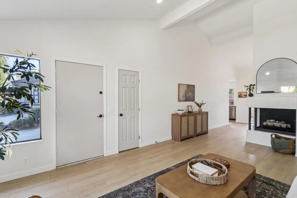 https://cdn.realtyfeed.com/cdn/127/306540891/79b2f73f55de413bcef1d2b8af75b567.webp