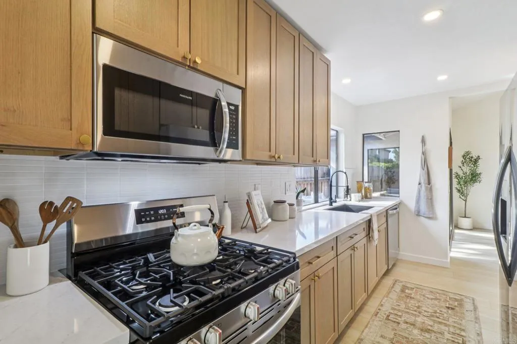 https://cdn.realtyfeed.com/cdn/127/306540891/f4a0a6ba796f9927759fa20c4e488538.webp