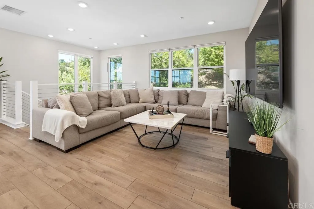 https://cdn.realtyfeed.com/cdn/127/306540923/37057ccc9f559b30fc5262861f7a6611.webp