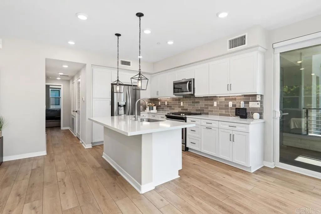 https://cdn.realtyfeed.com/cdn/127/306540923/7c4dc99d5cc74361dc6876352145a942.webp