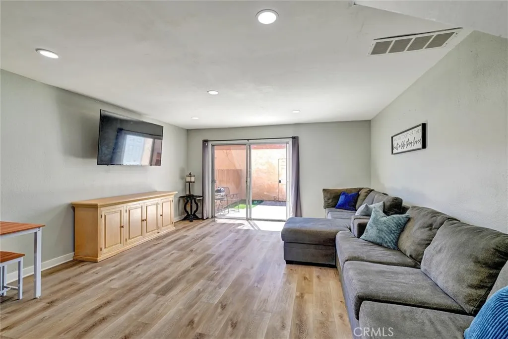 https://cdn.realtyfeed.com/cdn/127/306540929/1fc81631ce8c4fbbb955005472a1e4f2.webp