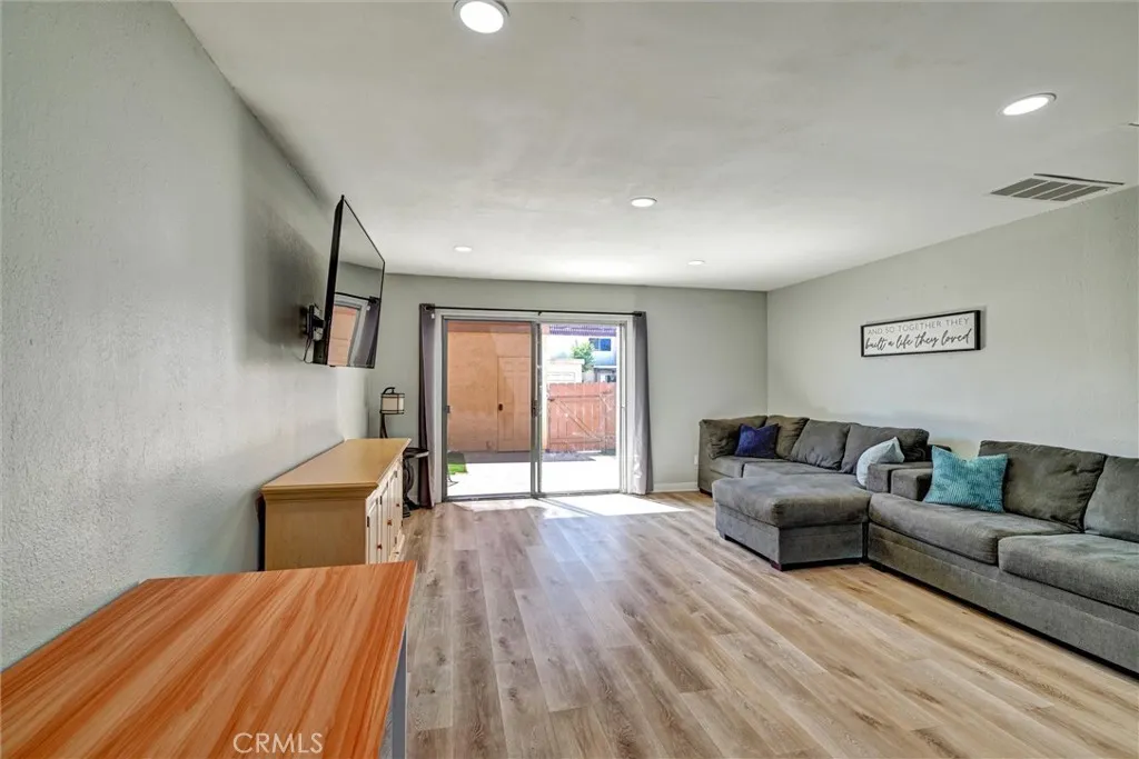 https://cdn.realtyfeed.com/cdn/127/306540929/7d01f2740a08f7565981ffe6de3293a8.webp