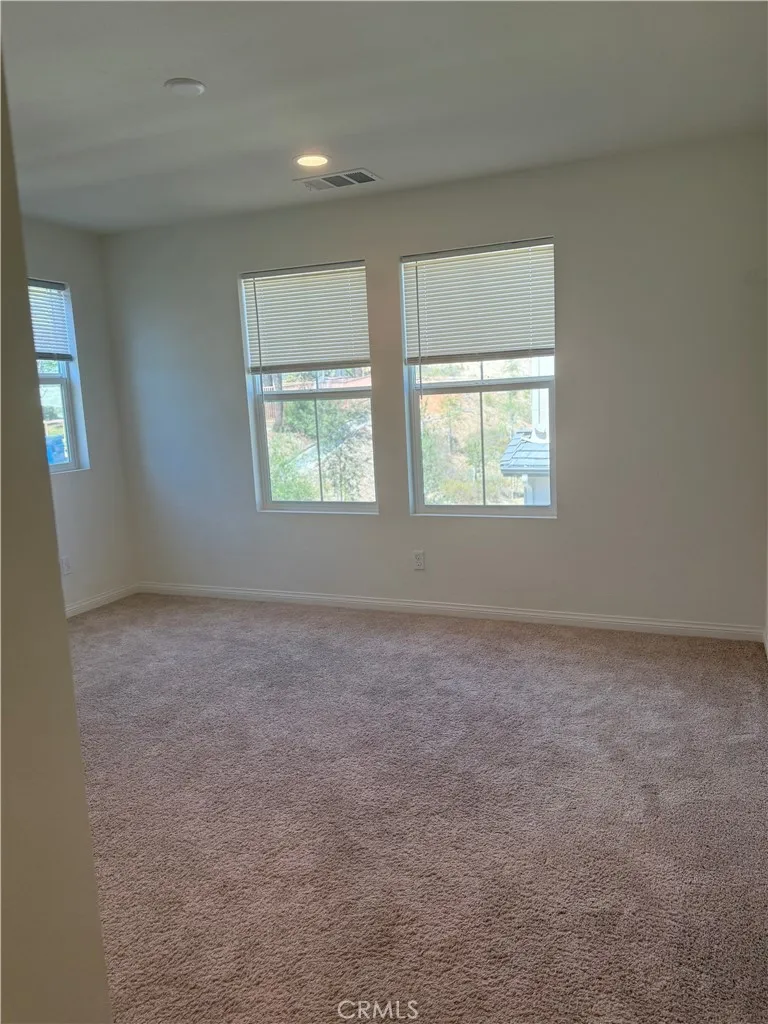 https://cdn.realtyfeed.com/cdn/127/306540957/d2819c42393e2c54e2e26d3dc6b191da.webp
