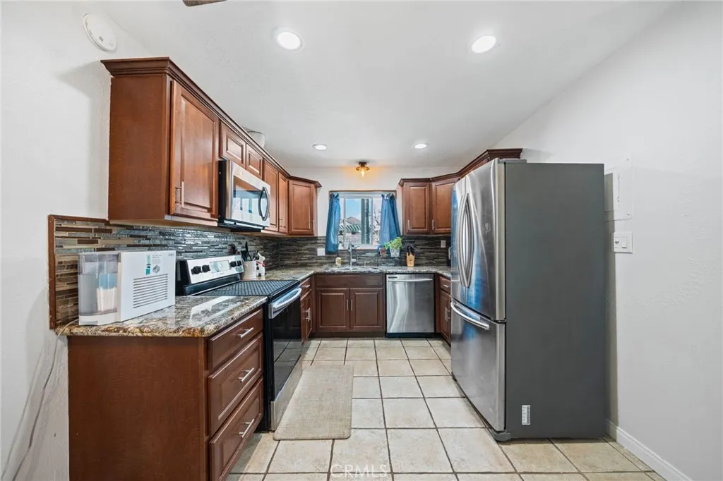 https://cdn.realtyfeed.com/cdn/127/306541018/6ef9ab92416c49f385ecd88752197519.webp