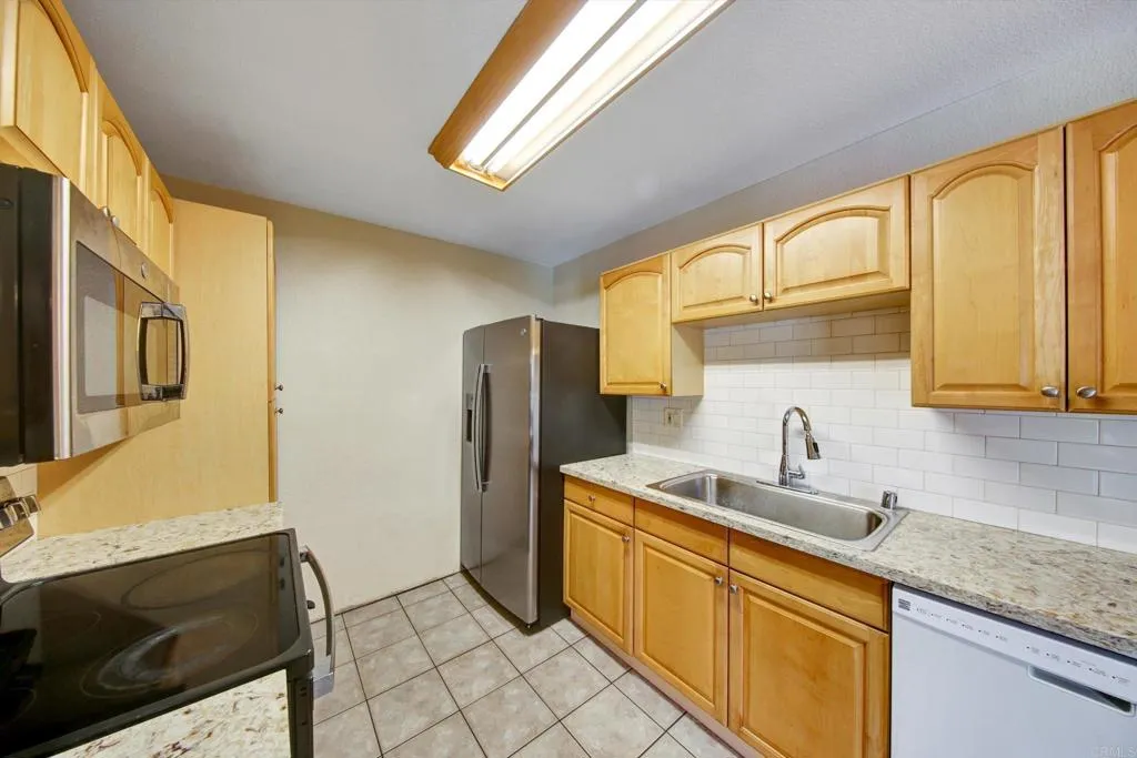 Photo #25: NDP2508949 Listing: Photo #25