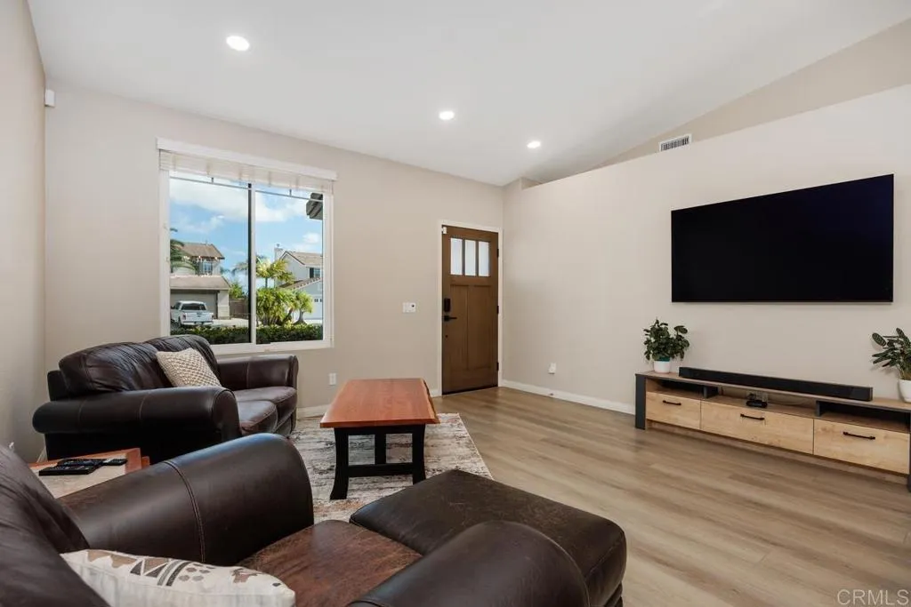 https://cdn.realtyfeed.com/cdn/127/306541344/a4a3298eafab1c6495eb57eb8e9cb728.webp