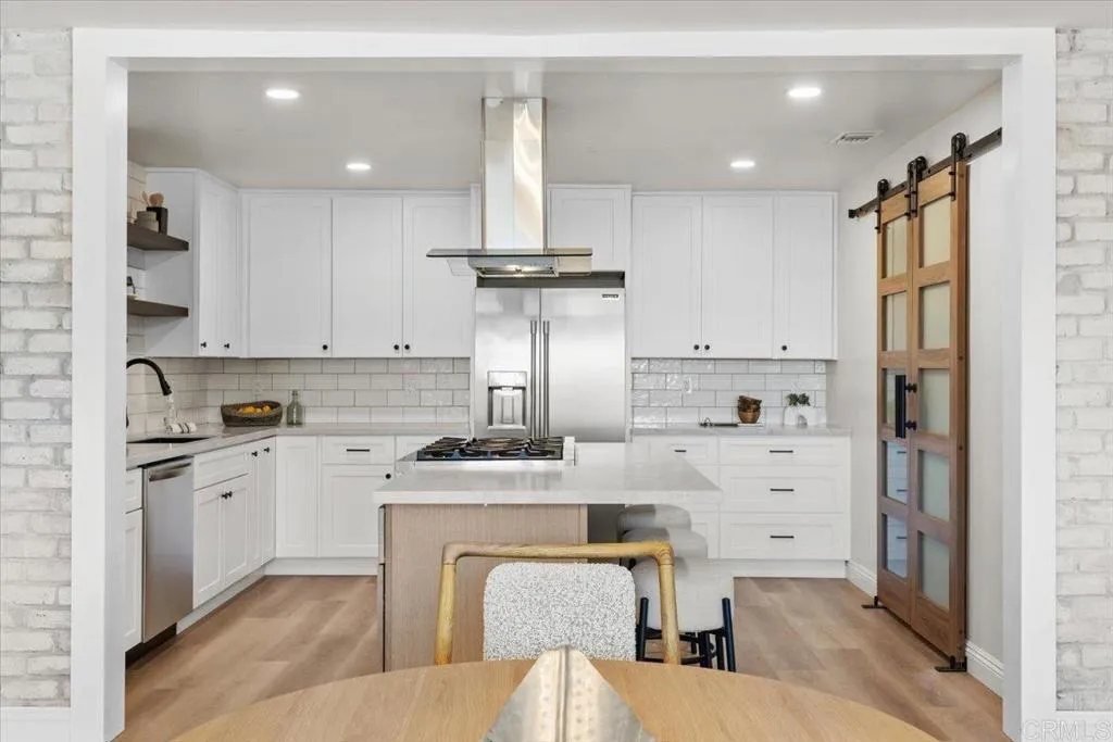 https://cdn.realtyfeed.com/cdn/127/306541427/9379e8f07d9ed40bbe8923eb268a8c10.webp