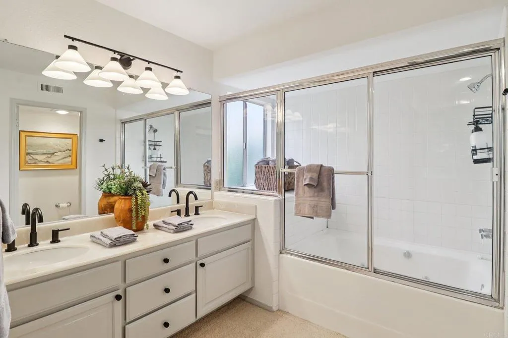 https://cdn.realtyfeed.com/cdn/127/306541450/2200b984771b5ca1f66a27cbe9372700.webp