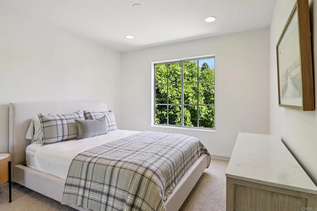 https://cdn.realtyfeed.com/cdn/127/306541450/921c2bcdf268eb850f6f3712b616580b.webp