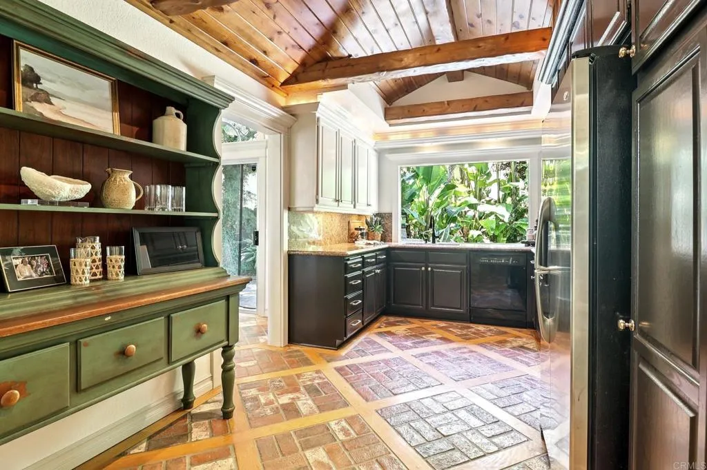 https://cdn.realtyfeed.com/cdn/127/306541450/ce748bdc115582f9c3d3ef19d83951e6.webp