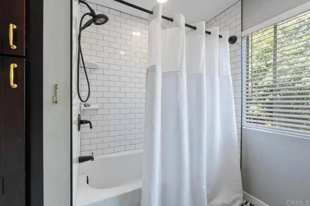 https://cdn.realtyfeed.com/cdn/127/306541495/c98704f567880f8f62481d4c2c0b6192.webp