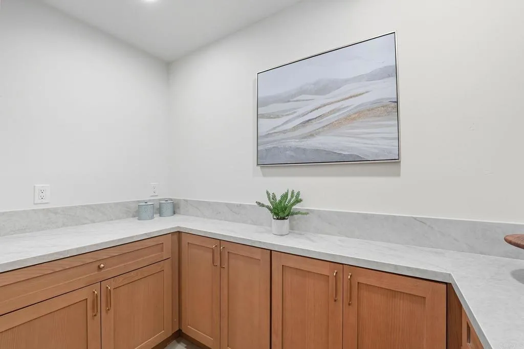 https://cdn.realtyfeed.com/cdn/127/306541502/23899ee7a465ecaba0330c682b9fae86.webp