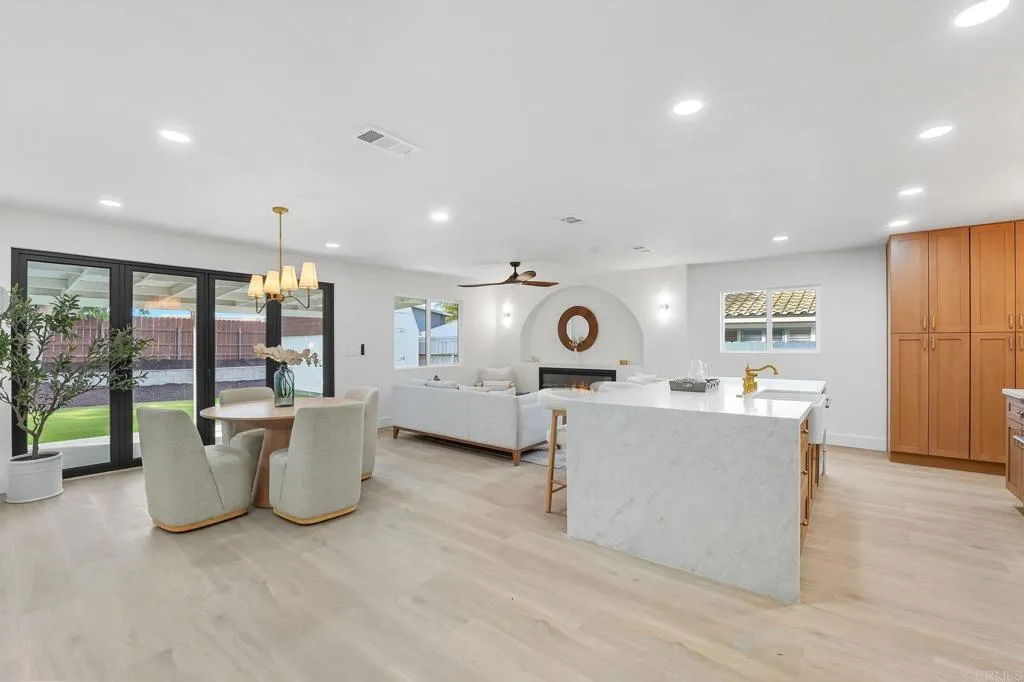 https://cdn.realtyfeed.com/cdn/127/306541502/532bbcb439650c76b941af386162e0fe.webp