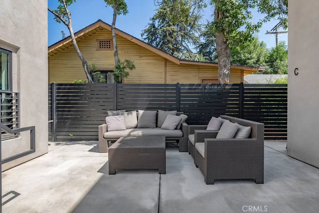 2155 Glenada Avenue Unit D, Montrose, CA 91020 - Photo 2 of 29, Montrose, CA