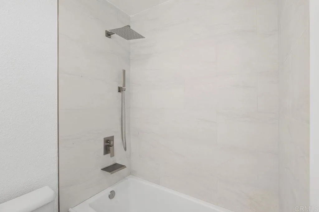 https://cdn.realtyfeed.com/cdn/127/306541605/f79b7d7e3139ca84ec0f500fdbae04f6.webp