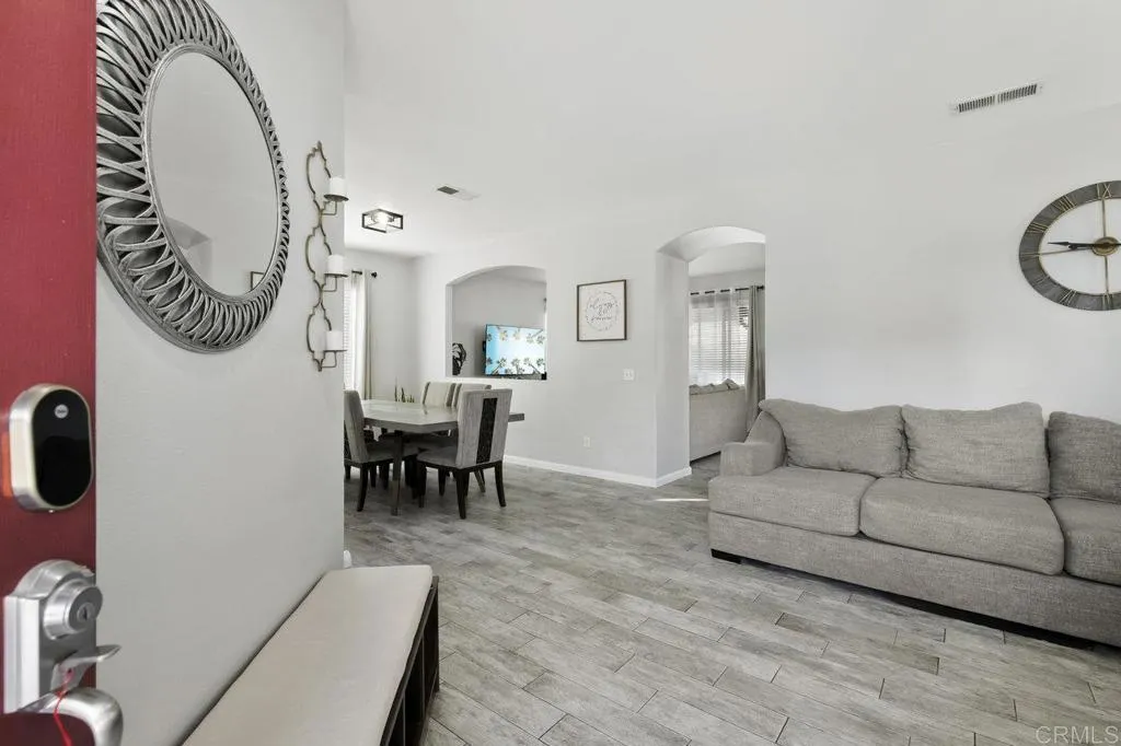 https://cdn.realtyfeed.com/cdn/127/306541631/d99ae935735d59fb8dedc8cb295ed1bb.webp