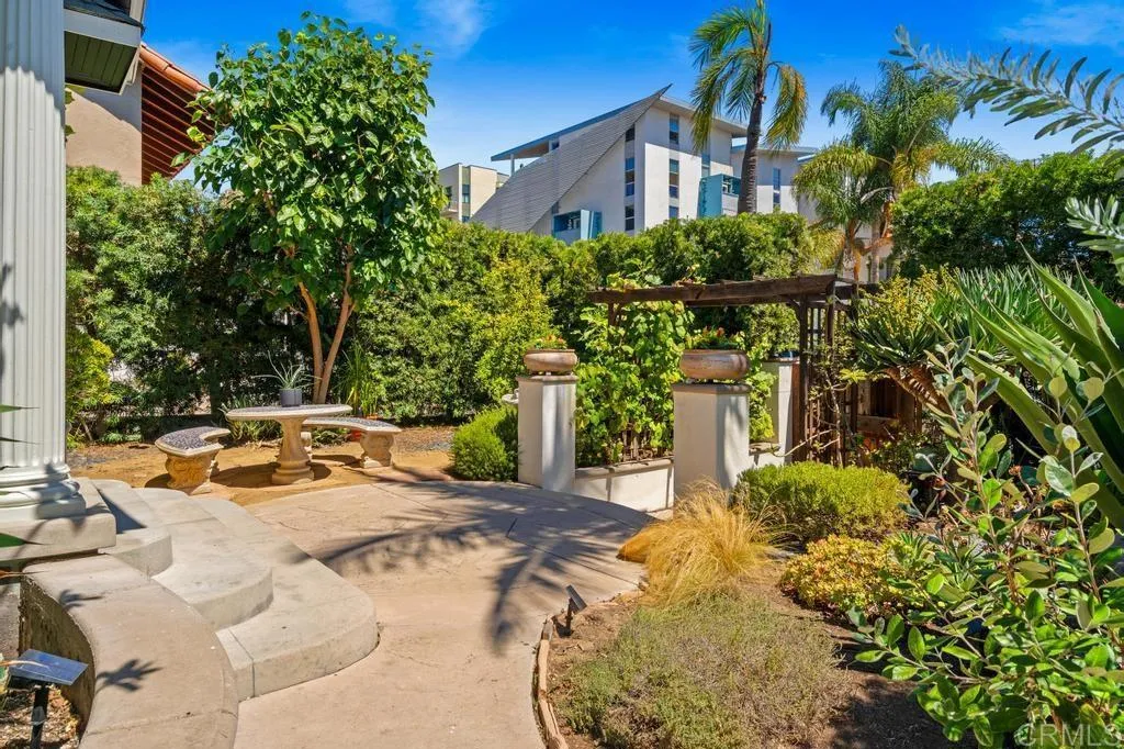 https://cdn.realtyfeed.com/cdn/127/306541676/1c9be48d9c0e4a009174a9c6cc936bce.webp