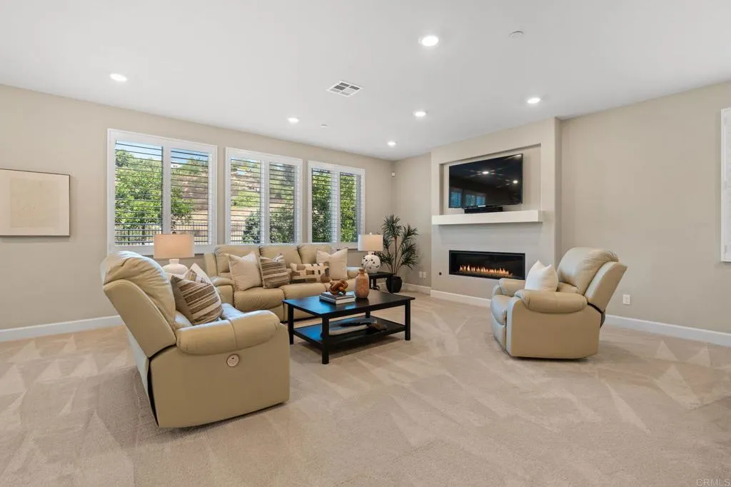 https://cdn.realtyfeed.com/cdn/127/306541694/1f911484d12dfaf86f591cfd2a382068.webp