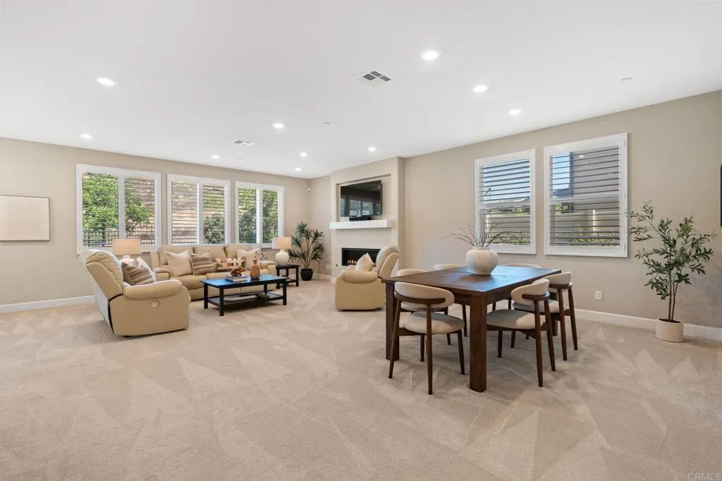 https://cdn.realtyfeed.com/cdn/127/306541694/96cb185a8ad7e8b0176a38eef12fe9f3.webp