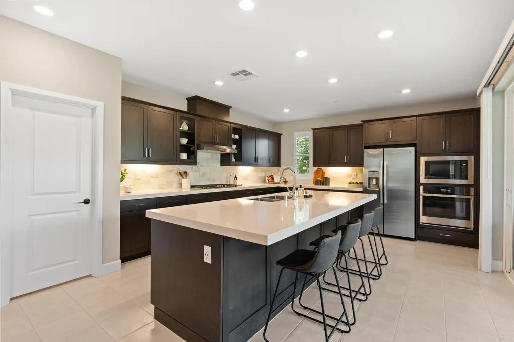 https://cdn.realtyfeed.com/cdn/127/306541694/9d42122c9a8e99666fae6fd2d058d7c0.webp