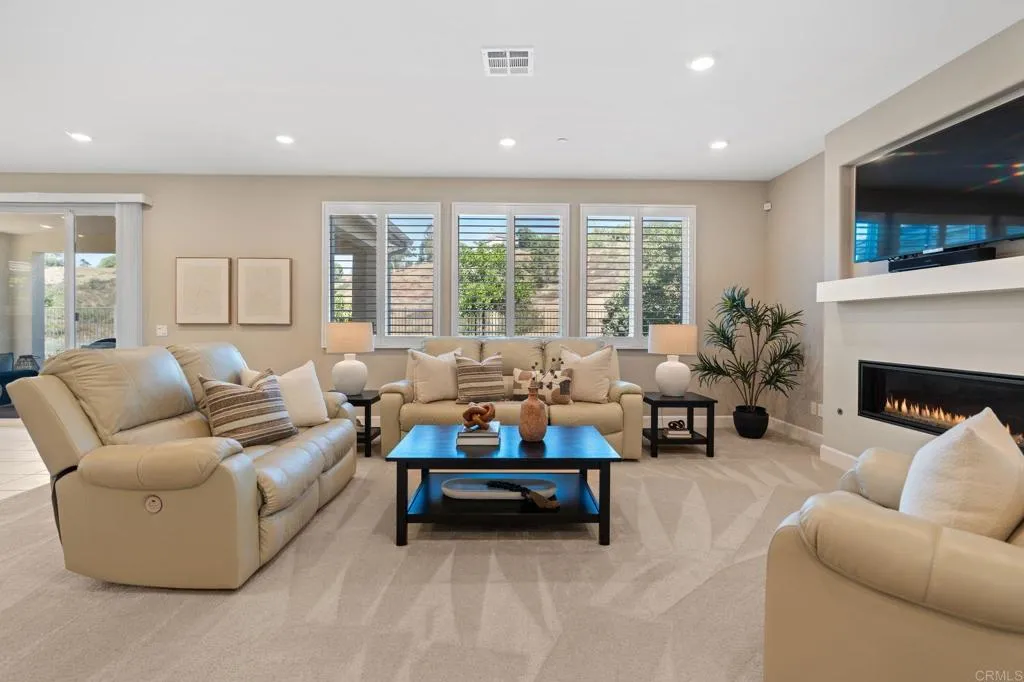 https://cdn.realtyfeed.com/cdn/127/306541694/db3d05b0acbc10d7ca0ef82297bbbbd2.webp